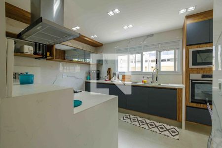 Casa de condomínio à venda com 220m², 4 quartos e 4 vagas Casa de condomínio à venda com 220m², 4 quartos e 4 vagasCozinha