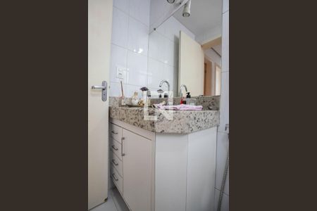 Apartamento à venda com 73m², 3 quartos e 2 vagas Apartamento à venda com 73m², 3 quartos e 2 vagasBanheiro social