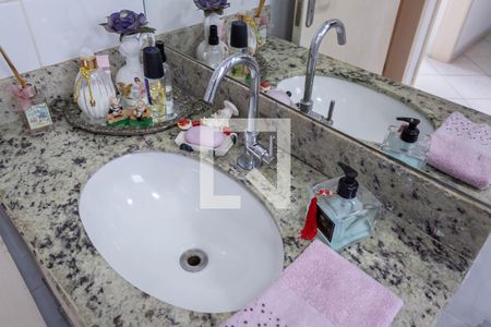 Apartamento à venda com 73m², 3 quartos e 2 vagas Apartamento à venda com 73m², 3 quartos e 2 vagasBanheiro social