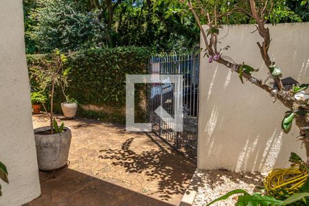 Casa para alugar com 177m², 3 quartos e 2 vagas Casa para alugar com 177m², 3 quartos e 2 vagasFachada