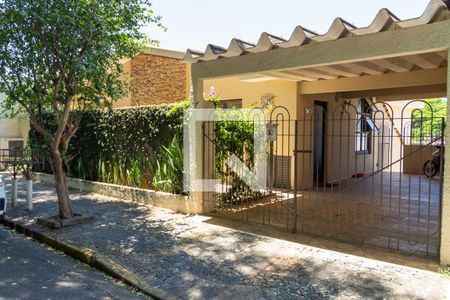 Casa para alugar com 177m², 3 quartos e 2 vagas Casa para alugar com 177m², 3 quartos e 2 vagasFachada