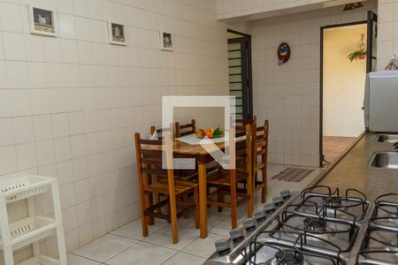 Casa para alugar com 177m², 3 quartos e 2 vagas Casa para alugar com 177m², 3 quartos e 2 vagasCozinha