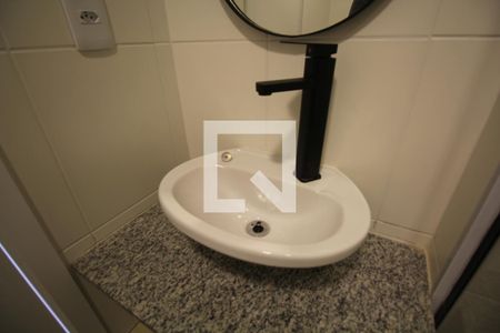 Banheiro de kitnet/studio à venda com 1 quarto, 28m² em Vila Mariana, São Paulo