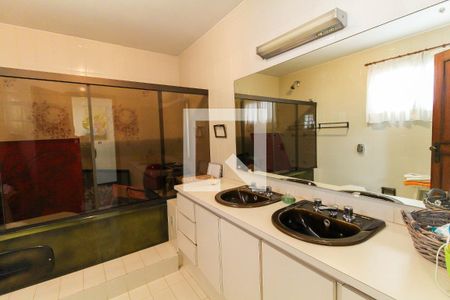 Casa para alugar com 262m², 3 quartos e 4 vagas Casa para alugar com 262m², 3 quartos e 4 vagasBanheiro