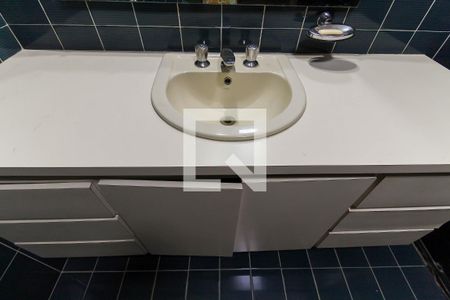 Casa para alugar com 262m², 3 quartos e 4 vagas Casa para alugar com 262m², 3 quartos e 4 vagasBanheiro Da Suíte 2