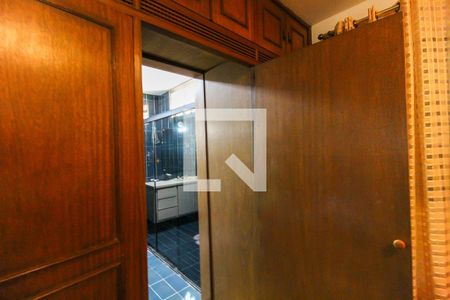 Casa para alugar com 262m², 3 quartos e 4 vagas Casa para alugar com 262m², 3 quartos e 4 vagasSuíte 2