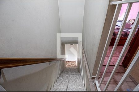 Escada de casa à venda com 2 quartos, 200m² em Parque Bristol, São Paulo