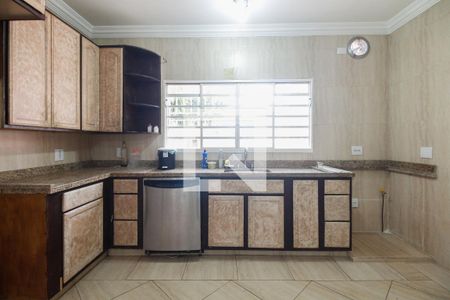 Casa à venda com 250m², 4 quartos e 3 vagasCozinha 