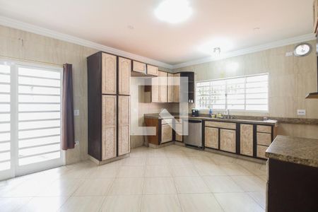 Casa à venda com 250m², 4 quartos e 3 vagasCozinha 