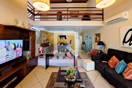 Sala de casa de condomínio à venda com 4 quartos, 297m² em Badu, Niterói