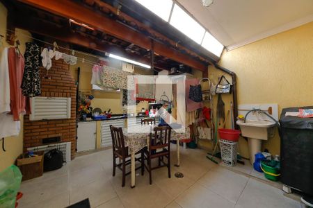 Casa à venda com 135m², 3 quartos e 1 vagaÁrea de Serviço