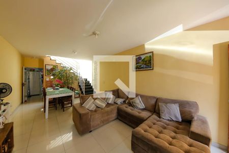 Sala de casa à venda com 3 quartos, 135m² em Vila Fernandes, São Paulo