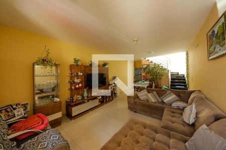 Sala de casa à venda com 3 quartos, 135m² em Vila Fernandes, São Paulo