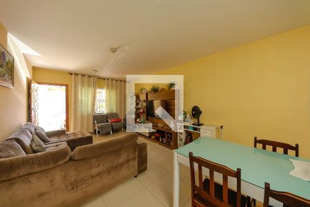 Sala de casa à venda com 3 quartos, 135m² em Vila Fernandes, São Paulo