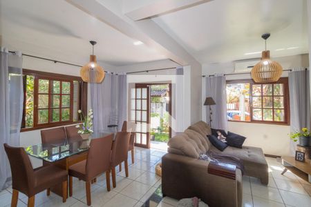 Casa 1 - Sala/Cozinha de casa à venda com 4 quartos, 300m² em Marechal Rondon, Canoas
