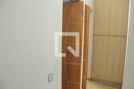 Corredor  de apartamento à venda com 2 quartos, 59m² em Picanço, Guarulhos