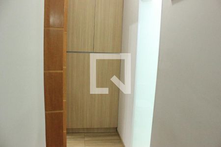 Corredor  de apartamento à venda com 2 quartos, 59m² em Picanço, Guarulhos