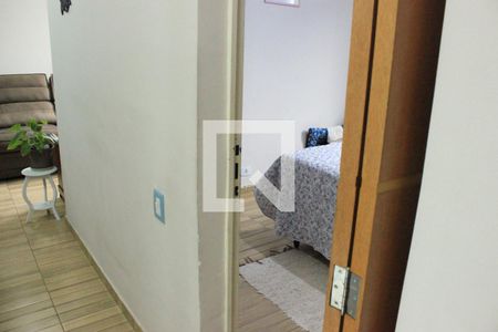 Corredor  de apartamento à venda com 2 quartos, 59m² em Picanço, Guarulhos
