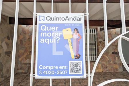 Casa à venda com 300m², 4 quartos e 2 vagasFachada