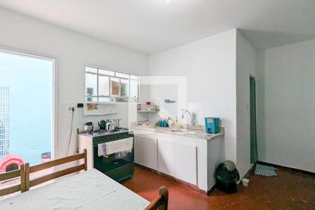 Casa à venda com 300m², 4 quartos e 2 vagasCozinha da edícula