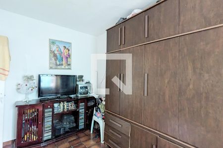 Casa à venda com 300m², 4 quartos e 2 vagasQuarto da edícula