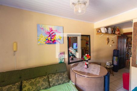 Sala de casa de condomínio para alugar com 2 quartos, 45m² em Vicentina, São Leopoldo