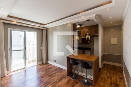 Sala de apartamento para alugar com 2 quartos, 58m² em Jardim Tupanci, Barueri