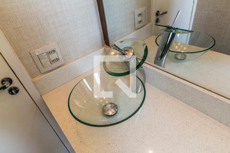 Apartamento para alugar com 58m², 2 quartos e 1 vaga Apartamento para alugar com 58m², 2 quartos e 1 vagaDetalhe do banheiro