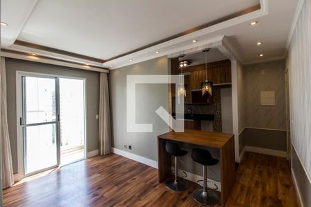 Sala de apartamento para alugar com 2 quartos, 58m² em Jardim Tupanci, Barueri