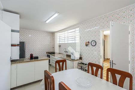 Casa à venda com 253m², 3 quartos e 1 vaga Casa à venda com 253m², 3 quartos e 1 vagaCozinha e copa