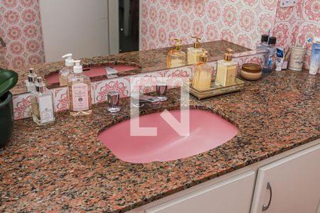 Casa à venda com 253m², 3 quartos e 1 vaga Casa à venda com 253m², 3 quartos e 1 vagaBanheiro 2