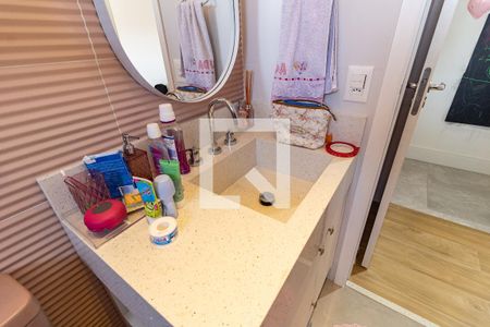 Apartamento à venda com 120m², 3 quartos e 2 vagas Apartamento à venda com 120m², 3 quartos e 2 vagasBanheiro da Suíte 2