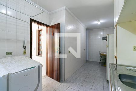 Casa à venda com 274m², 4 quartos e 4 vagasCozinha 2