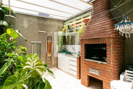 Casa à venda com 274m², 4 quartos e 4 vagasQuintal - Área Gorumet