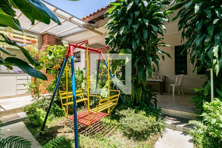 Casa à venda com 274m², 4 quartos e 4 vagasQuintal / Jardim