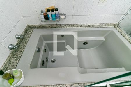 Casa à venda com 274m², 4 quartos e 4 vagasBanheiro da Suíte 1