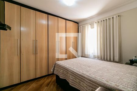 Casa à venda com 274m², 4 quartos e 4 vagasSuíte 1