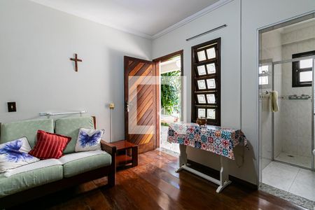 Casa à venda com 274m², 4 quartos e 4 vagasSuíte 2