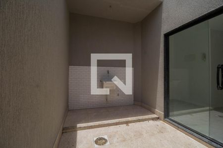 Casa de condomínio à venda com 120m², 2 quartos e 1 vagaÁrea de Serviço