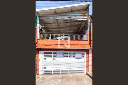 Casa à venda com 70m², 3 quartos e 2 vagas Casa à venda com 70m², 3 quartos e 2 vagasFachada