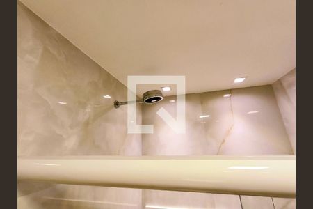 Apartamento à venda com 105m², 3 quartos e 2 vagas Apartamento à venda com 105m², 3 quartos e 2 vagasSuíte banheiro