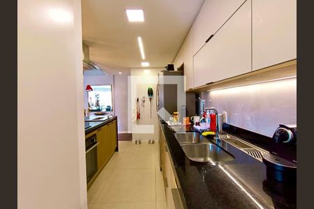 Apartamento à venda com 105m², 3 quartos e 2 vagasCozinha americana 