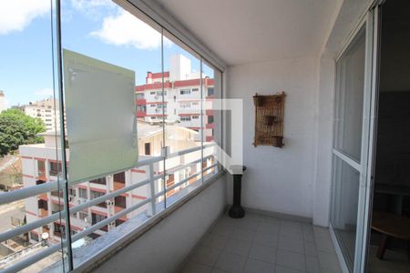 Apartamento à venda com 82m², 3 quartos e 1 vaga Apartamento à venda com 82m², 3 quartos e 1 vagaVaranda