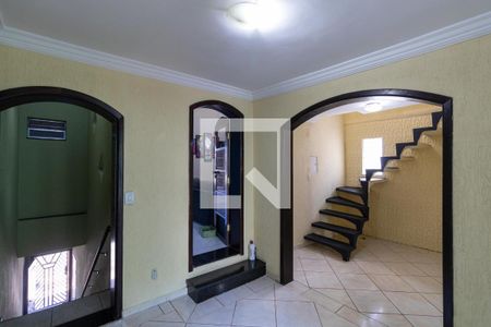 Entrada de casa à venda com 5 quartos, 291m² em Vila Paranaguá, São Paulo