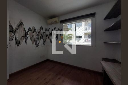 Casa à venda com 4 quartos, 350m² em Freguesia de Jacarepaguá, Rio de Janeiro