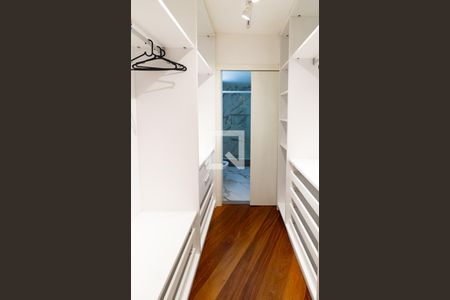 Closet da suíte 1 de apartamento à venda com 3 quartos, 150m² em Leblon, Rio de Janeiro