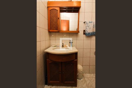 Casa à venda com 250m², 4 quartos e 2 vagasBanheiro 1