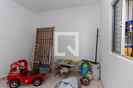 Quarto 2 de casa para alugar com 2 quartos, 150m² em Vila Carmosina, São Paulo