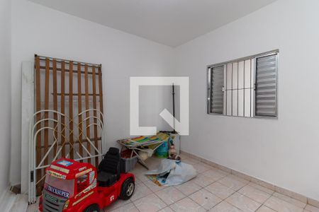 Quarto 2 de casa para alugar com 2 quartos, 150m² em Vila Carmosina, São Paulo