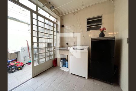 Casa à venda com 177m², 4 quartos e 2 vagas Casa à venda com 177m², 4 quartos e 2 vagasÁrea de Serviço